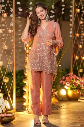 Peach silk blend embroidered kurta set