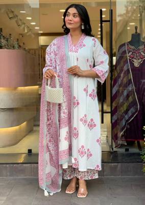 White cotton printed kurta set 1