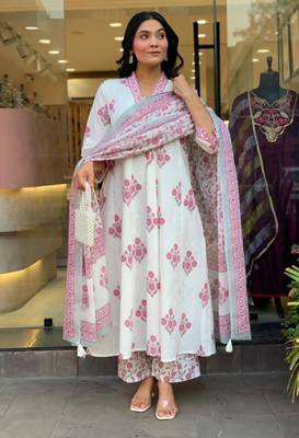 White cotton printed kurta set 3