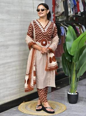 Beige cotton silk printed kurta set 1