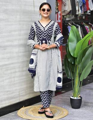 White cotton silk printed kurta set 1