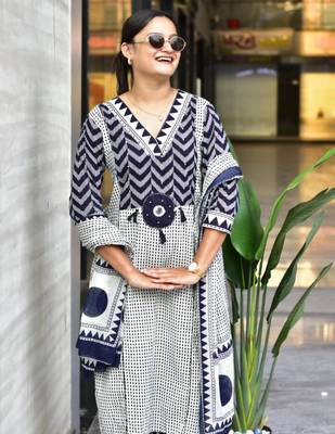 White cotton silk printed kurta set 2