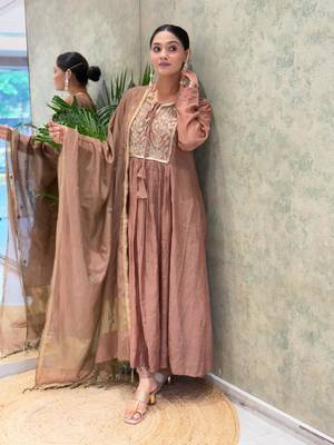 Champagne chanderi embroidered kurta set 3