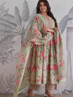 Green cotton silk hand embroidery kurta set 2