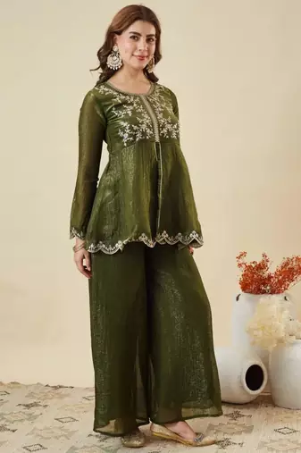 Green silk blend embroidered kurta set