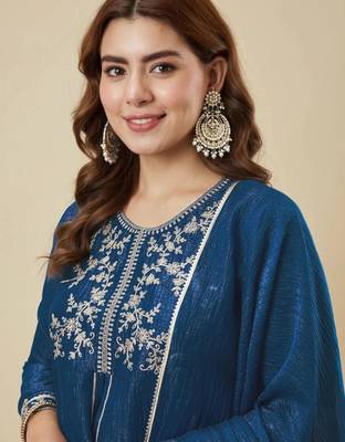 Teal blue silk blend embroidered kurta set 3