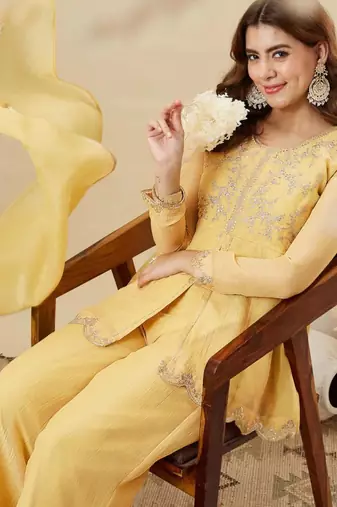 Yellow silk blend embroidered kurta set