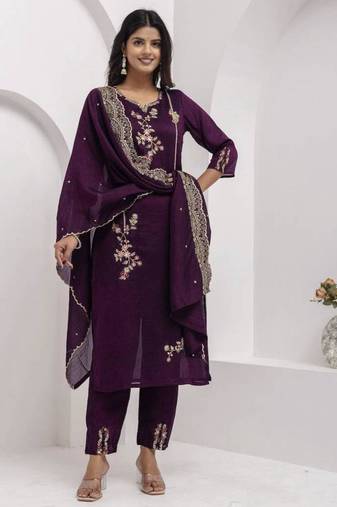 Purple silk blend embroidered kurta set