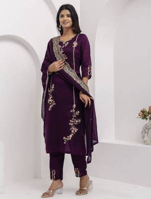 Purple silk blend embroidered kurta set 2