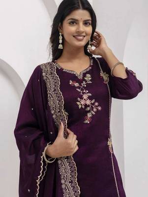 Purple silk blend embroidered kurta set 4
