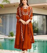 Orange silk blend embroidered kurta set
