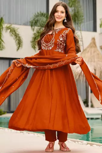 Orange silk blend embroidered kurta set