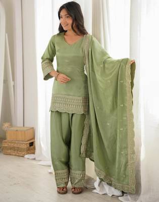 Green silk blend embroidered farshi salwar set 1