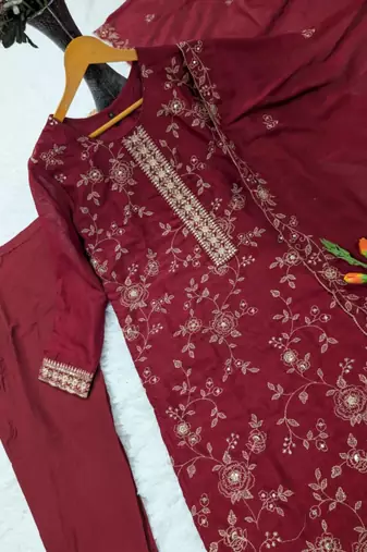 Red silk blend embroidered kurta set