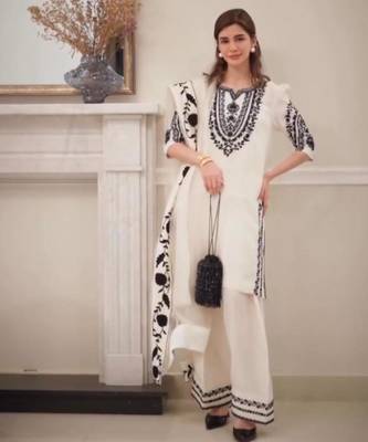 White crepe embroidered kurta set 3
