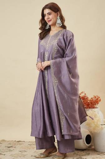 Purple silk blend embroidered kurta set