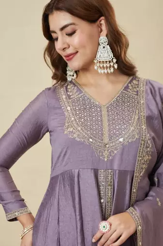 Purple silk blend embroidered kurta set