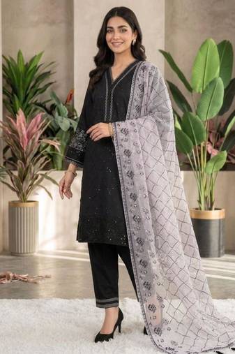 Black silk blend embroidered kurta set