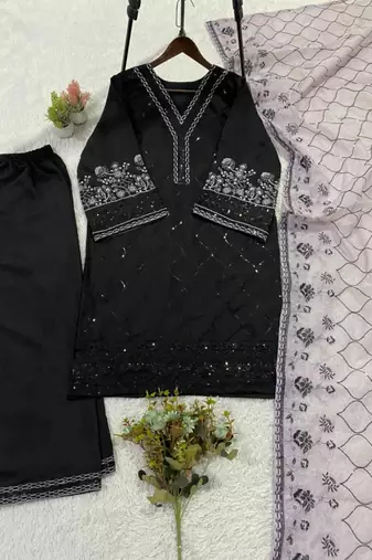 Black silk blend embroidered kurta set