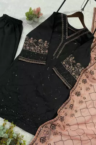 Black silk blend embroidered kurta set