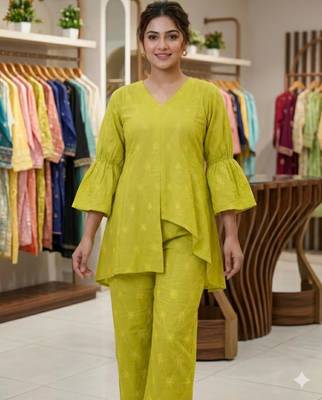 Green cotton embroidered kurta set 2