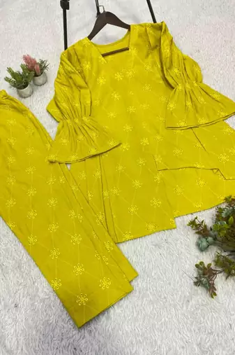 Green cotton embroidered kurta set