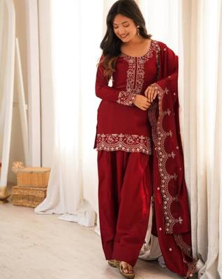 Red silk blend embroidered farshi salwar set 1