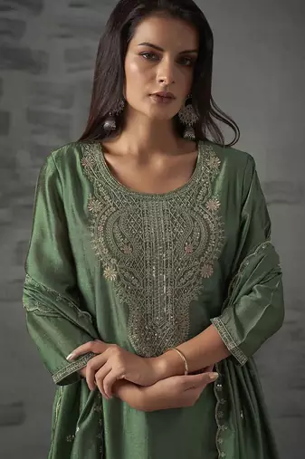 Green vichitra embroidered kurti pant set with dupatta