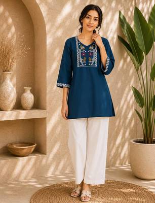 Women's blue embroidered straight kurta with pant set for women 1