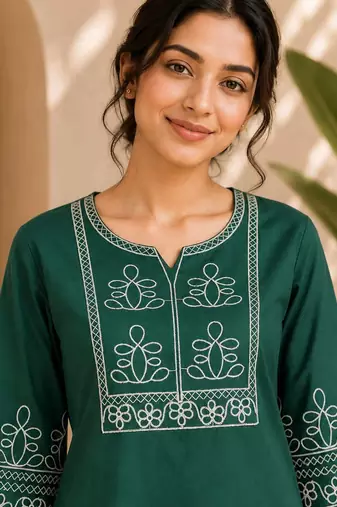 Women's stylish rama ethnic kurti with white pant co-ord set
