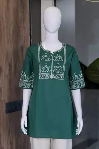 Women's stylish rama ethnic kurti with white pant co-ord set