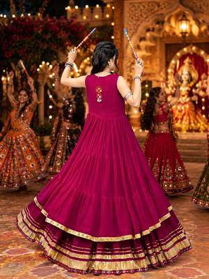 Rani Pink Gamthi Work NAVRATRI Lehenga Choli with Mirror Work Koti 2