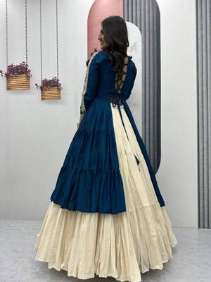 NAVRATRI WEAR BLUE COTTON LONG FLARED GAMATHI & MIRROR WORK LEHENGA CHOLI 3