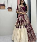 OFF-WHITE-PURPLE COLOR SIMAR SILK FREE SIZE LEHENGA JACQUARD UN-STITCH BLOUSE JACQUARD SOFT SILK LEHENGA SAREE