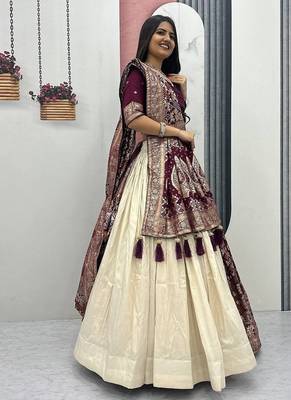 OFF-WHITE-PURPLE SIMAR Lehenga choli 4