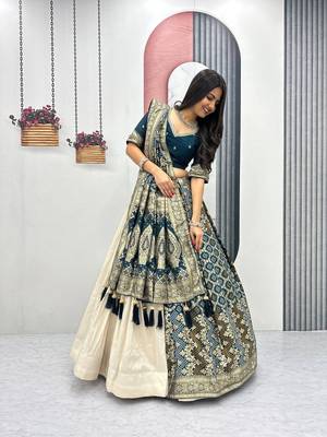 OFF-WHITE-GREEN SIMAR SILK FREE SIZE LEHENGA JACQUARD UN-STITCH BLOUSE JACQUARD SOFT SILK LEHENGA SAREE 1