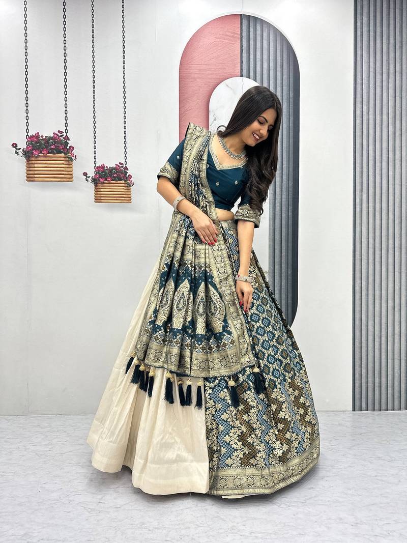 OFF-WHITE-GREEN COLOR SIMAR SILK FREE SIZE LEHENGA JACQUARD UN-STITCH BLOUSE JACQUARD SOFT SILK LEHENGA SAREE