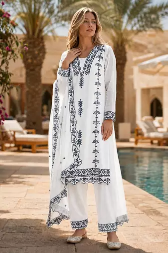 Blue&white georgette suit with thread embroidery work