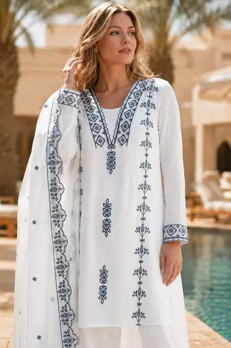 Blue&white georgette suit with thread embroidery work
