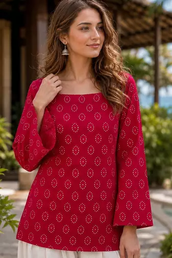Red cotton suit with digital print