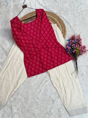 Red cotton suit with digital print 3
