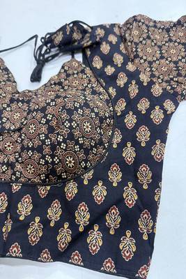 Purple block print sweetheart neck blouse with back tie-up | festive saree top 3