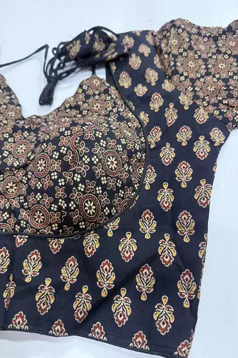 Purple block print sweetheart neck blouse with back tie-up | festive saree top