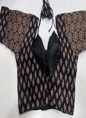 Purple block print sweetheart neck blouse with back tie-up | festive saree top 4