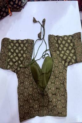 Dark green printed blouse with sweetheart neck & back dori 3