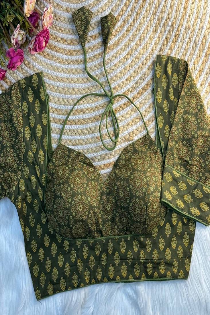 Dark green printed blouse with sweetheart neck & back dori