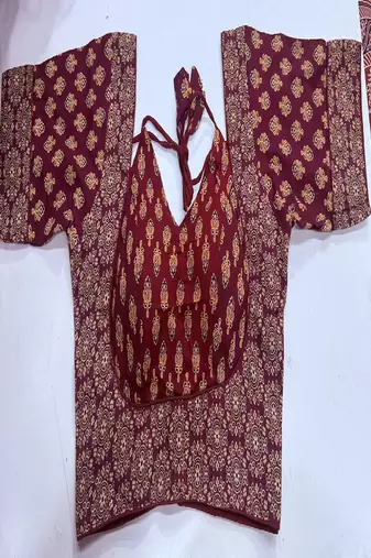 Maroon block print bustier blouse with sweetheart neck & back dori