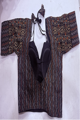 Ajrakh print sweetheart neck halter blouse with sleeves 2