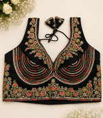 Black heavy embroidery sweetheart neck sleeveless blouse