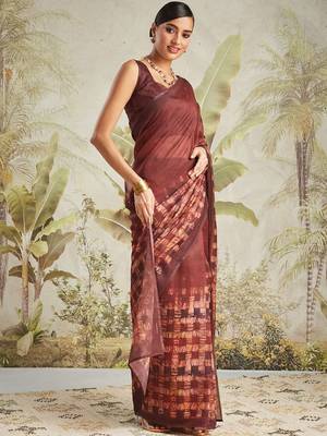 Maroon printed blended cotton designer saree with blouse piece 2